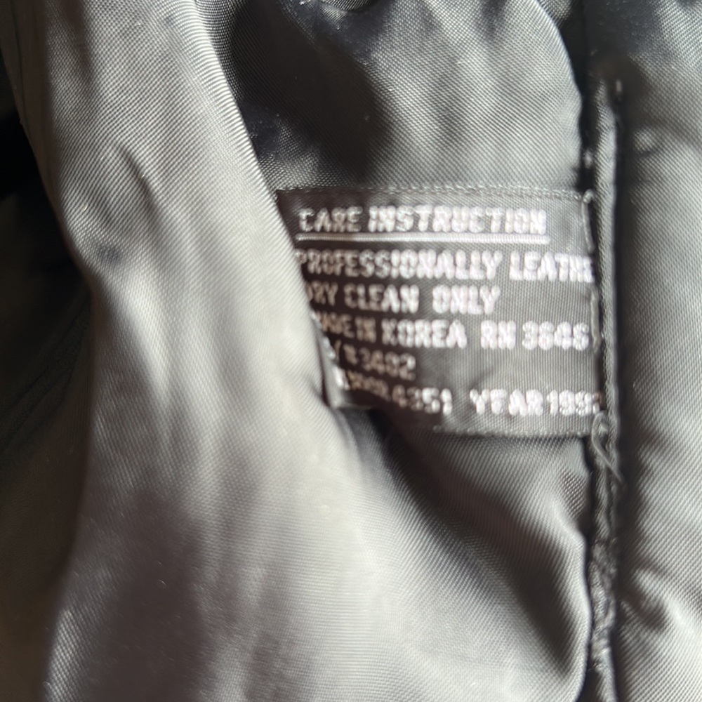 90s Leather Coat, with shoulder pads (Women L) - Picture 3 of 5